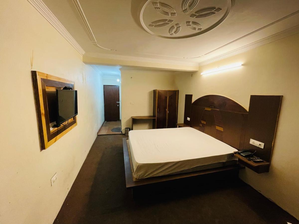 Hotel Devlok Inn Манали Экстерьер фото