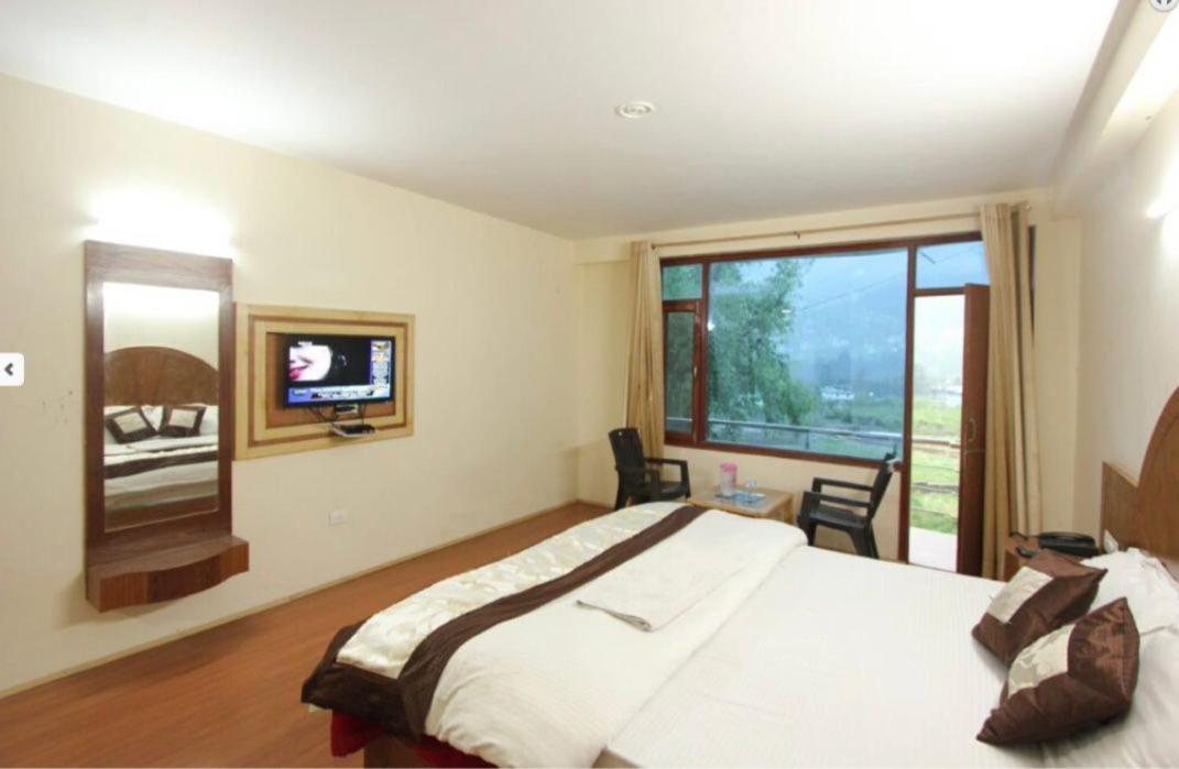 Hotel Devlok Inn Манали Экстерьер фото