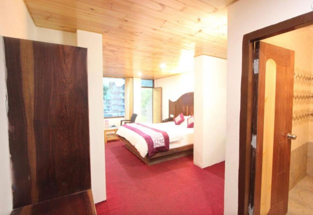 Hotel Devlok Inn Манали Экстерьер фото